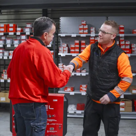 Proximité entre artisans associés de la coopérative et collaborateur