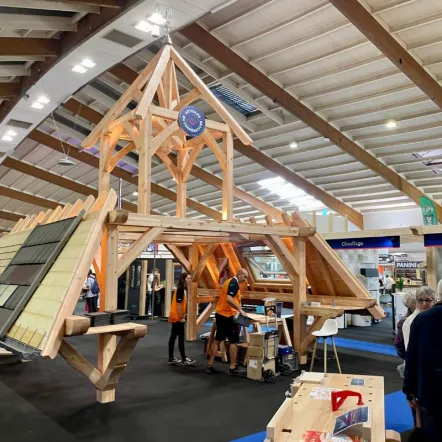 stand en bois de douglas